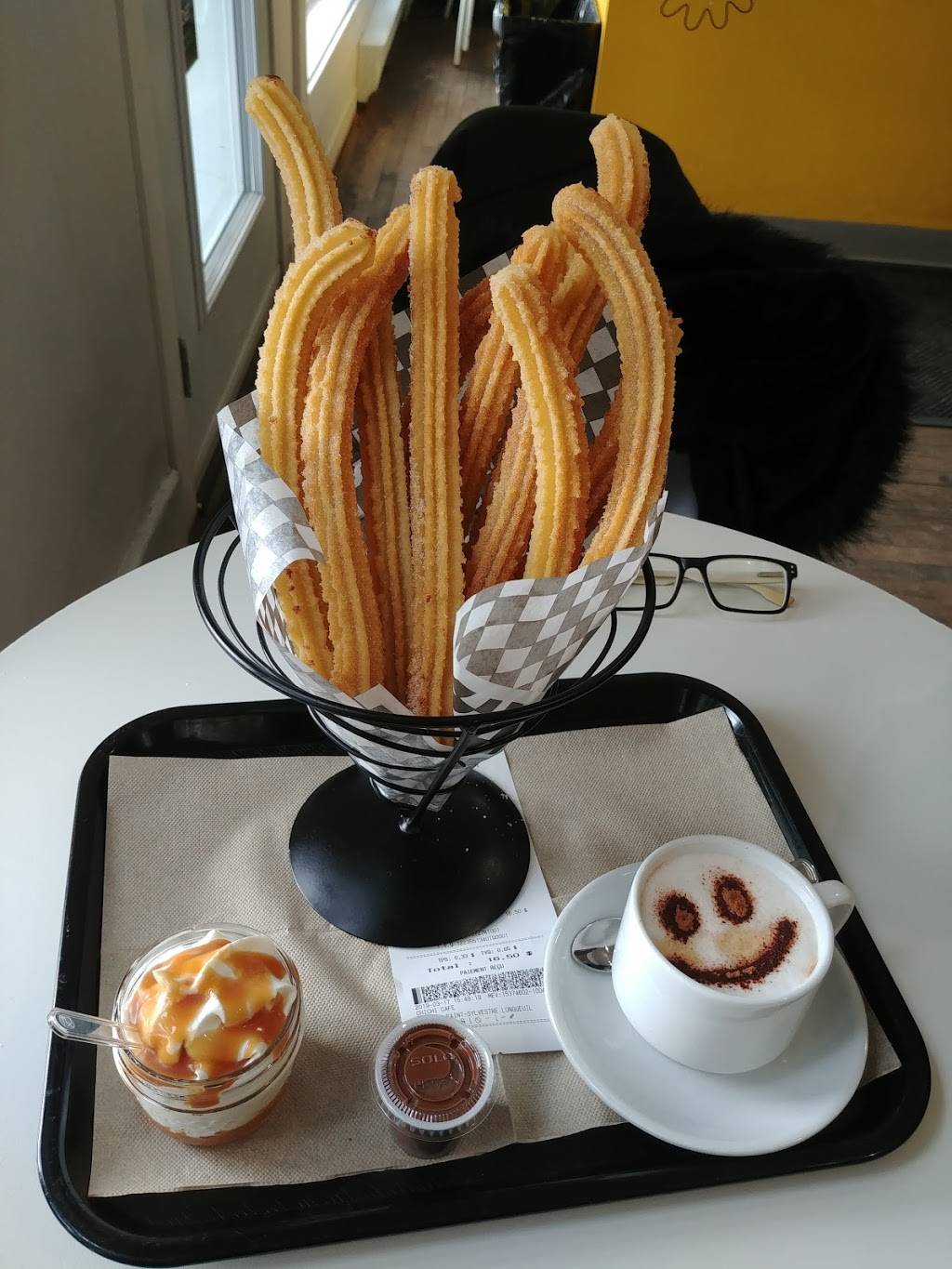 Chichi Café - Churros & Café |  | 95 Rue St-Sylvestre, Longueuil, QC J4H 2W1, Canada | 4504635447 OR +1 450-463-5447
