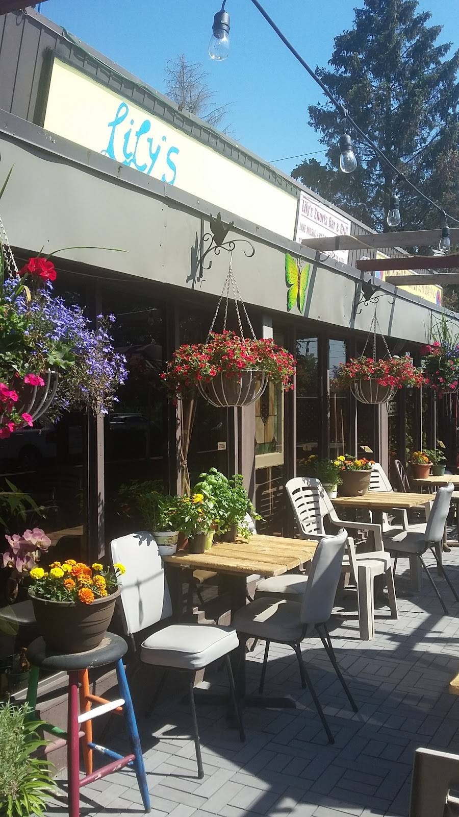 Lilys Place | night club | 1381 Lakeshore Rd E, Mississauga, ON L5E 1G6, Canada | 9052744400 OR +1 905-274-4400