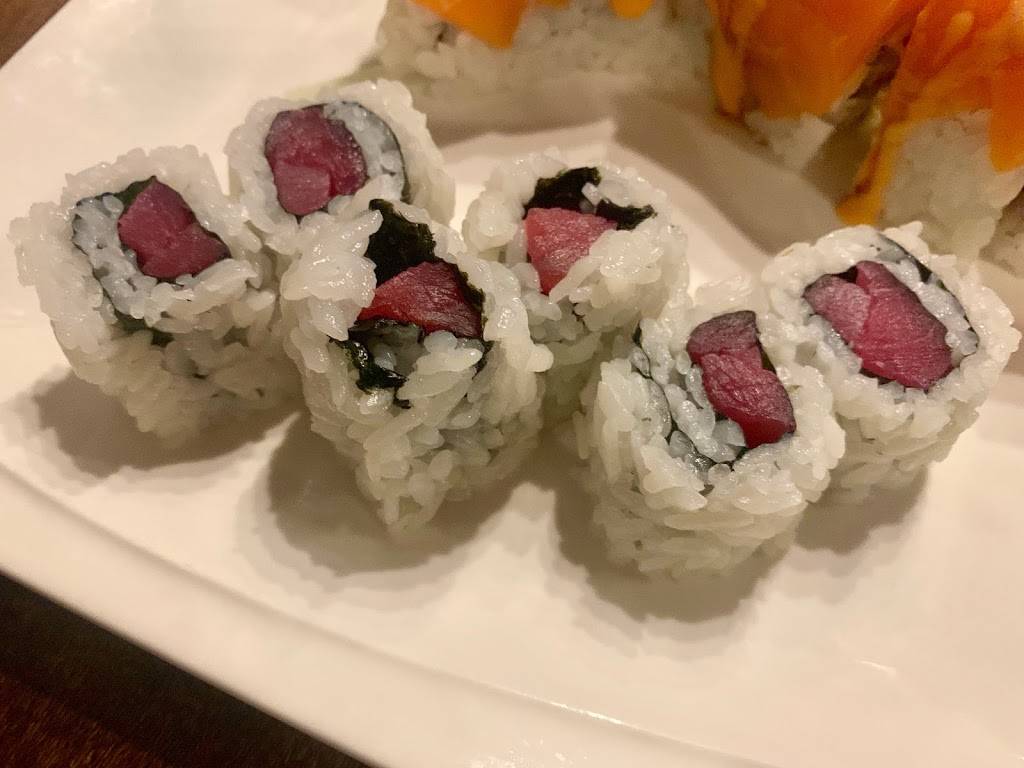 Haku sushi | meal takeaway | 4196 IL-83, Long Grove, IL 60047, USA | 8473835252 OR +1 847-383-5252