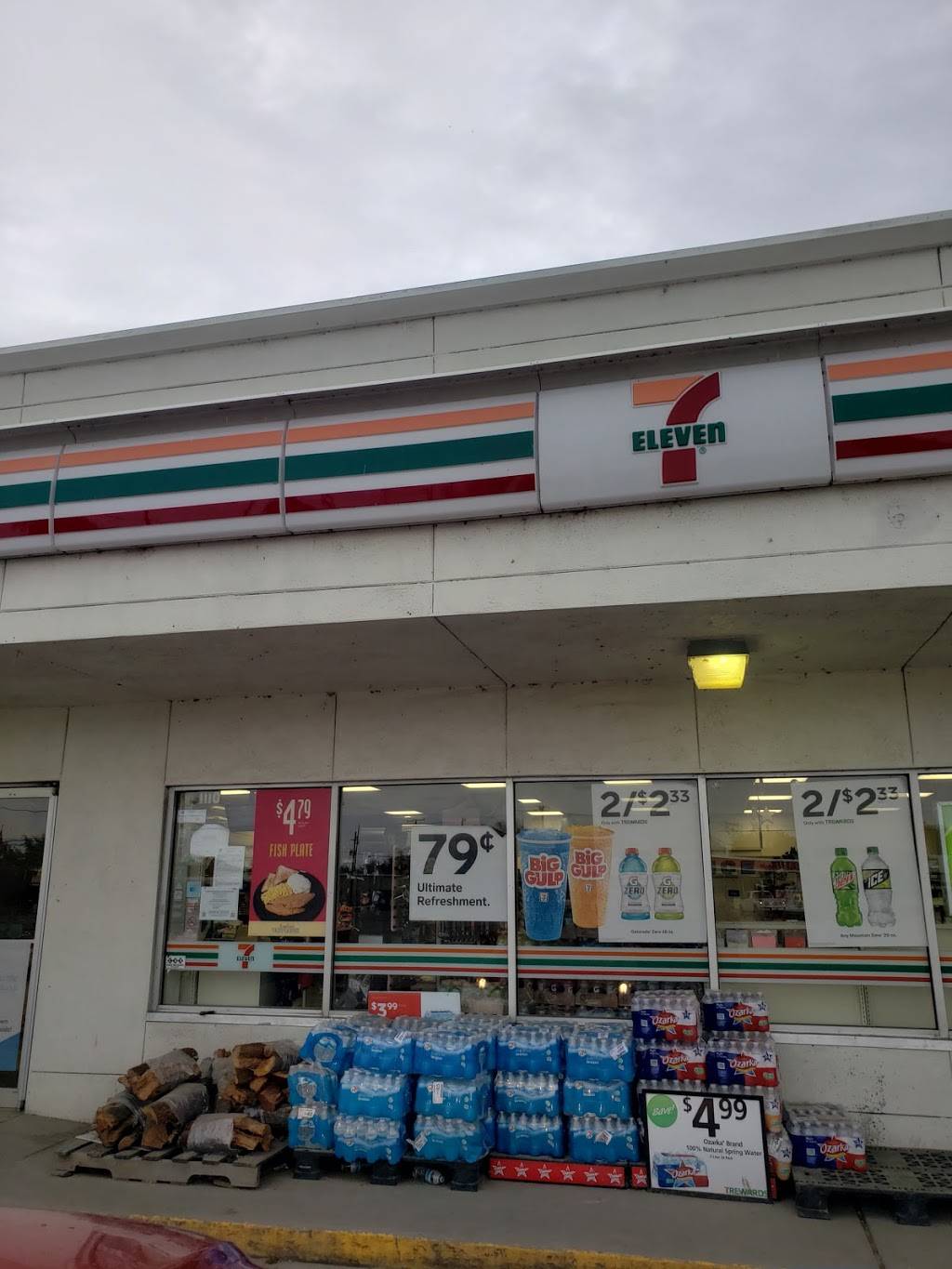 7-Eleven | bakery | 1110 Henderson Ave, Palacios, TX 77465, USA | 3619722324 OR +1 361-972-2324