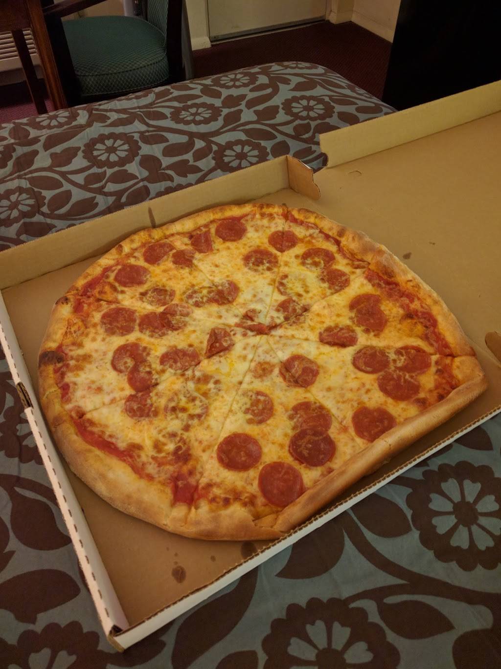 Franks Pizza | restaurant | 4 W Main St, Waynesboro, PA 17268, USA | 7177621129 OR +1 717-762-1129