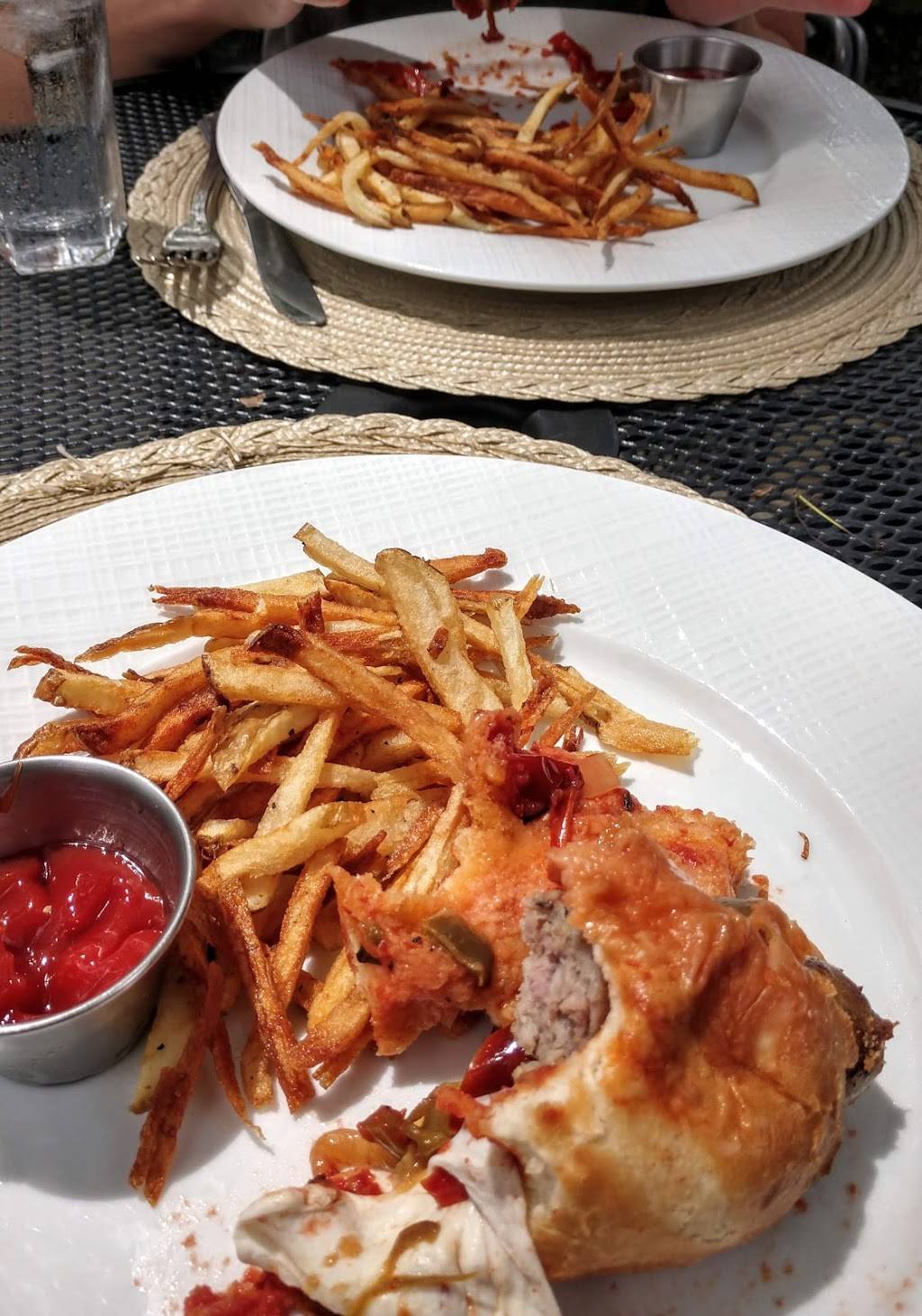 Johnnys Bar on Fulton | restaurant | 3164 Fulton Rd, Cleveland, OH 44109, USA | 2162810055 OR +1 216-281-0055