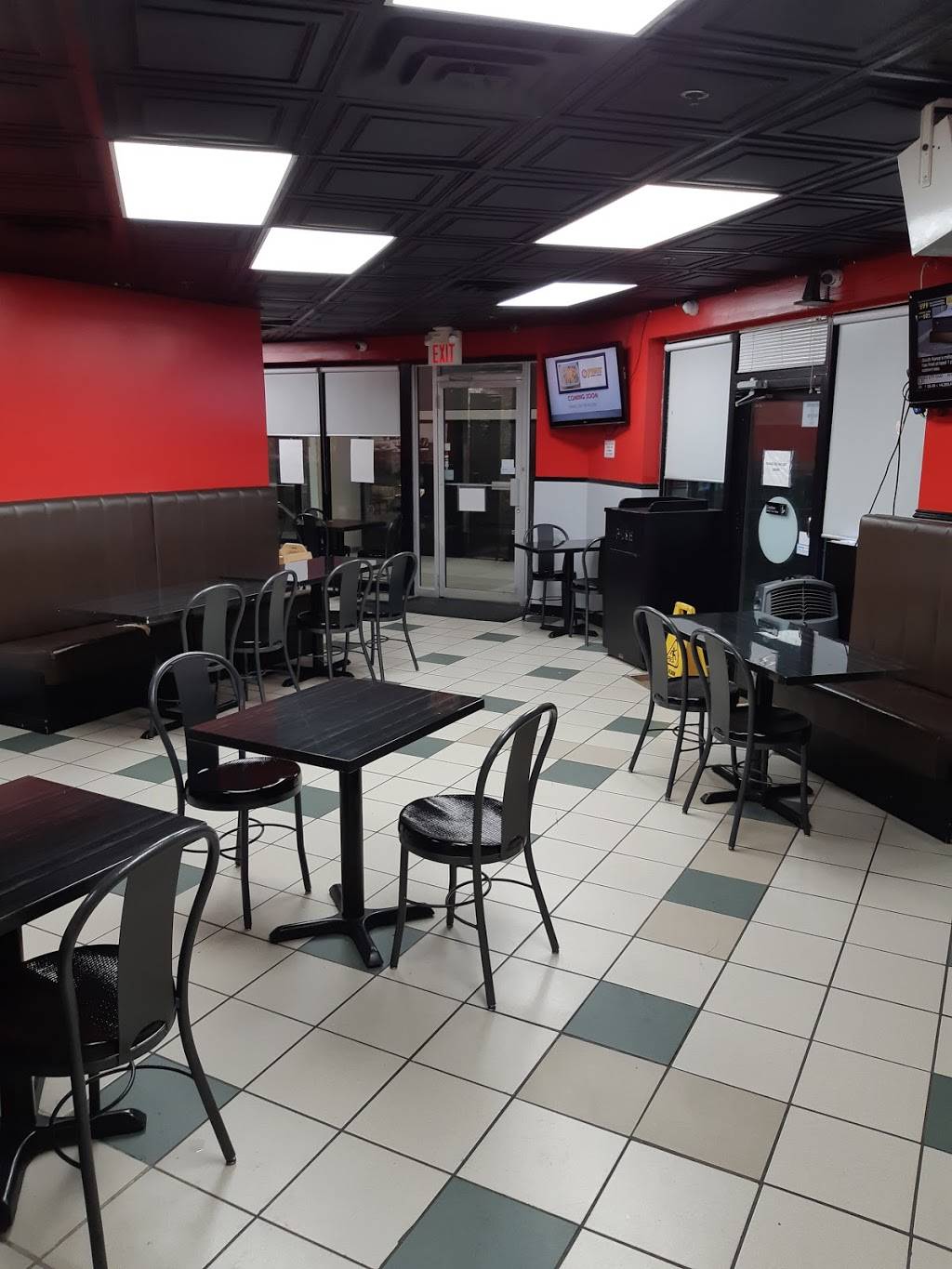 Yumys Chicken and Seafood | meal takeaway | 3085 Hurontario St #11b, Mississauga, ON L5B 1N7, Canada | 9052791222 OR +1 905-279-1222