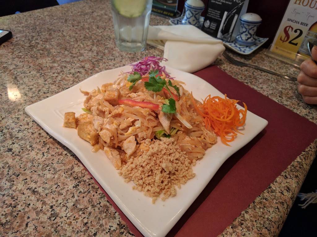 Patpong | restaurant | 2415 Clement St, San Francisco, CA 94121, USA | 4153799726 OR +1 415-379-9726