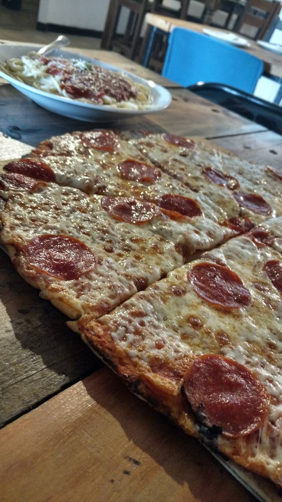 VOSTOK PIZZA | restaurant | René Ortiz C. 24, Centro Playas, 22710 Rosarito, B.C., Mexico | 016611236664 OR +52 661 123 6664