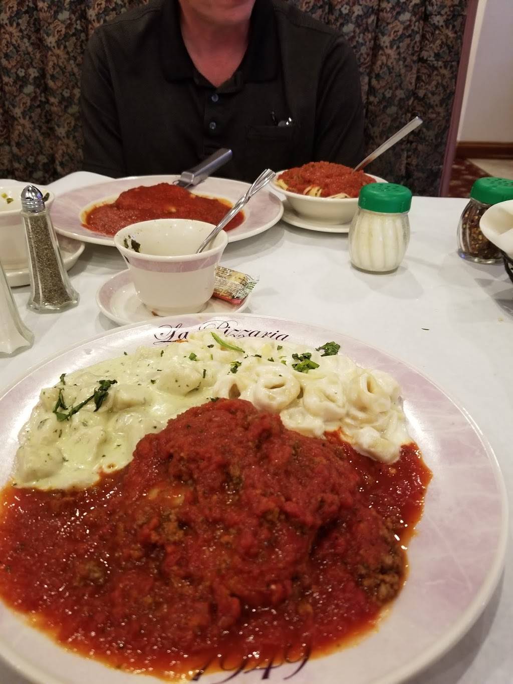 La Pizzaria | restaurant | 3656 Dressler Rd NW, Canton, OH 44718, USA | 3304774700 OR +1 330-477-4700