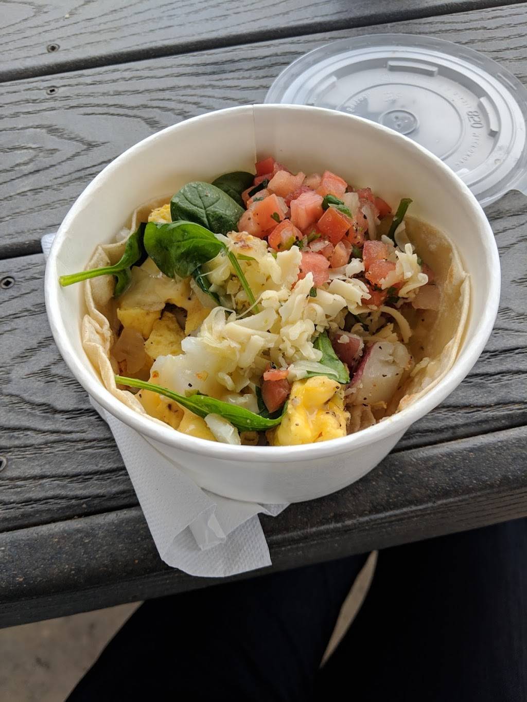 Farm Fresh Bowls | restaurant | 5427 W Cypress Ave, Visalia, CA 93277, USA | 5597325600 OR +1 559-732-5600