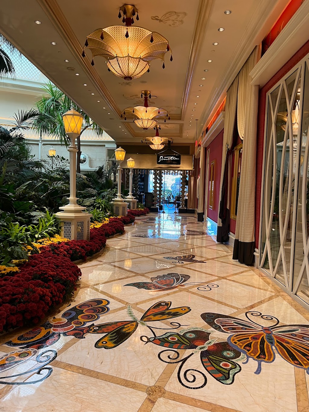 Sinatra | restaurant | 3131 Las Vegas Blvd S, Las Vegas, NV 89109, USA | 7027705320 OR +1 702-770-5320