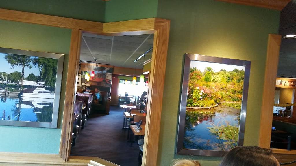 Applebees Grill + Bar | restaurant | 9174 Mentor Ave, Mentor, OH 44060, USA | 4409743777 OR +1 440-974-3777