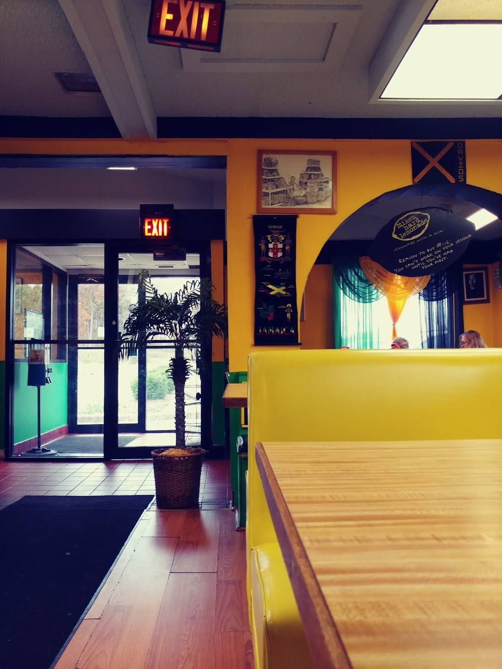 Davids Jamaican Cuisine | restaurant | 5696 Monona Dr, Monona, WI 53716, USA | 6082228109 OR +1 608-222-8109