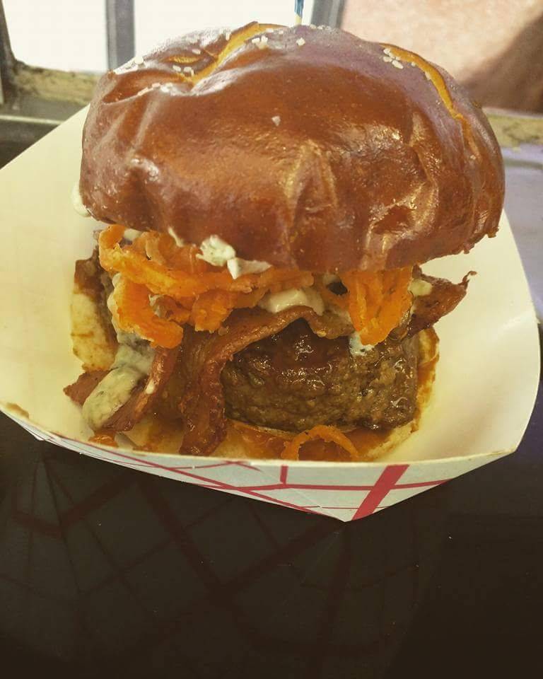 The Hunger Squad Cafe & Catering | restaurant | 15561 W High St, Middlefield, OH 44062, USA | 4403172351 OR +1 440-317-2351