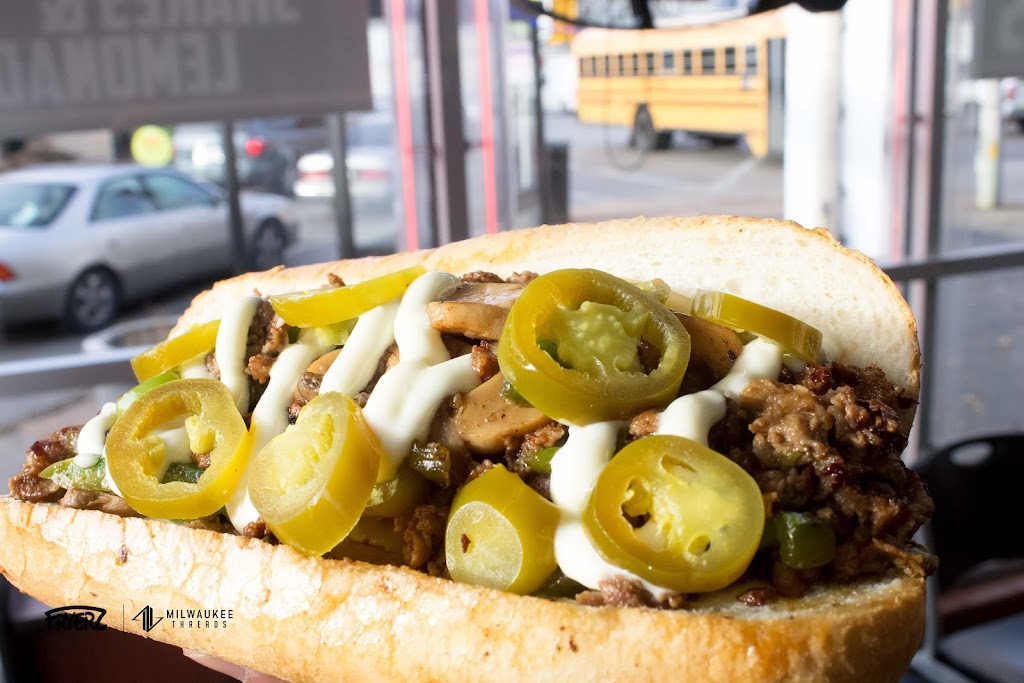 Fryerz | restaurant | 809 S Layton Blvd, Milwaukee, WI 53215, USA | 4142265509 OR +1 414-226-5509