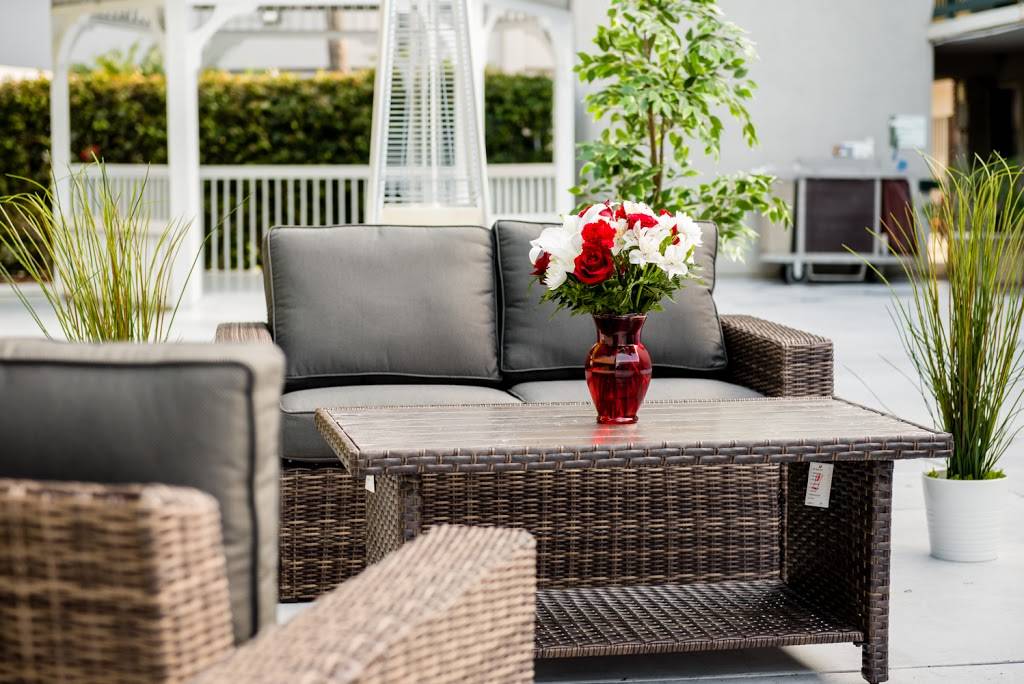 VUE Bar + Restaurant | restaurant | 2640 North Lakewood Blvd. Penthouse Level, Long Beach, CA 90815, USA | 5624985454 OR +1 562-498-5454