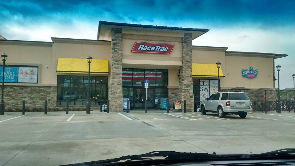 RaceTrac | bakery | 4960 N Wickham Rd, Melbourne, FL 32940, USA | 3212597630 OR +1 321-259-7630