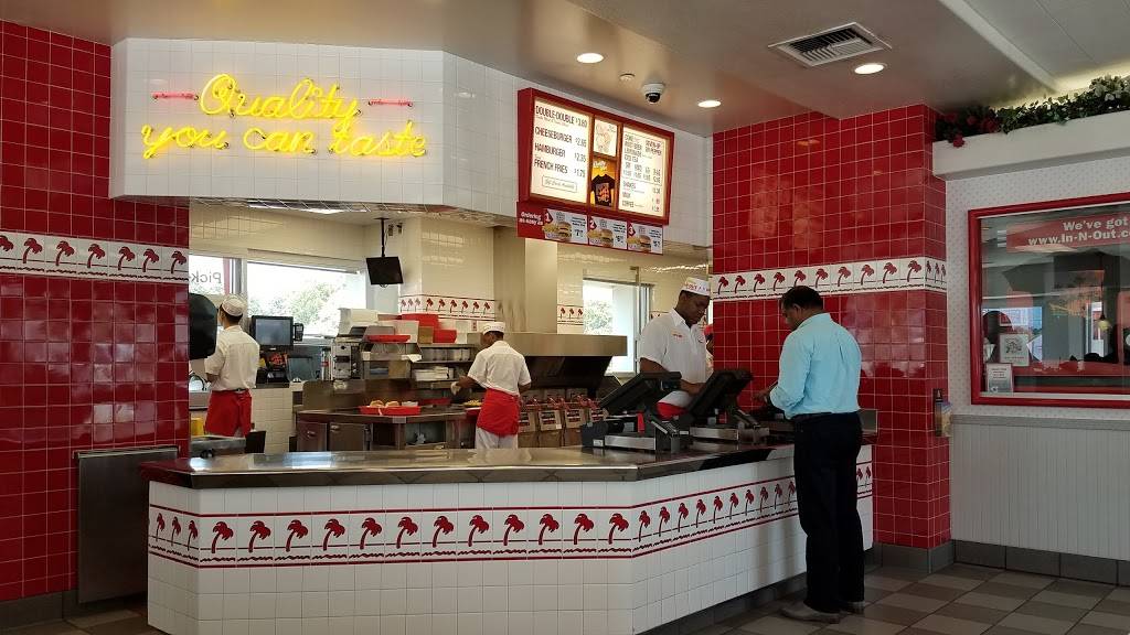 In-N-Out Burger | meal takeaway | 15260 Dallas Pkwy, Dallas, TX 75248, USA | 8007861000 OR +1 800-786-1000