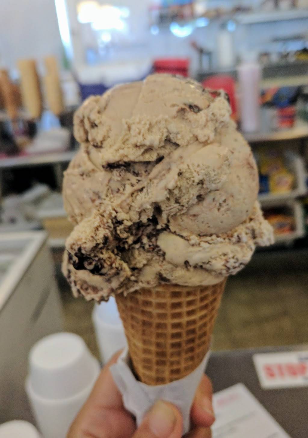 Mels Mocha & Ice Cream | cafe | 14131 River Rd, Walnut Grove, CA 95690, USA | 9167764333 OR +1 916-776-4333