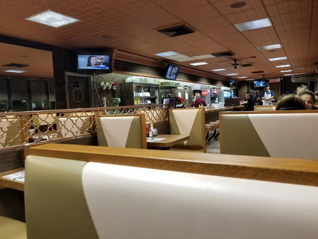 Llanerch Diner | restaurant | 95 E Township Line Rd, Upper Darby, PA 19082, USA | 6107896057 OR +1 610-789-6057