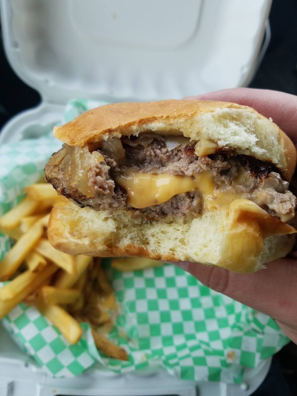 5-8 Club | restaurant | 5800 Cedar Ave, Minneapolis, MN 55417, USA | 6128235858 OR +1 612-823-5858