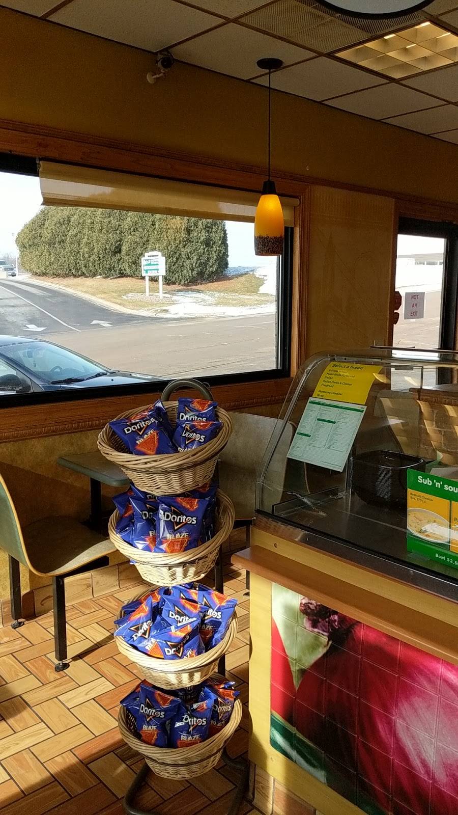 Subway Restaurants | restaurant | 109 McKinsey Dr, Maquoketa, IA 52060, USA | 5636522490 OR +1 563-652-2490