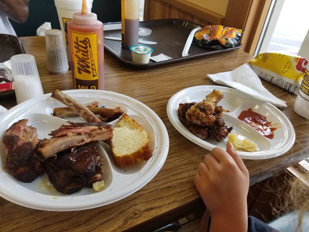 Whitts Barbecue | restaurant | 2424 2629 Lebanon Rd, Nashville, TN 37214, USA | 6158836907 OR +1 615-883-6907