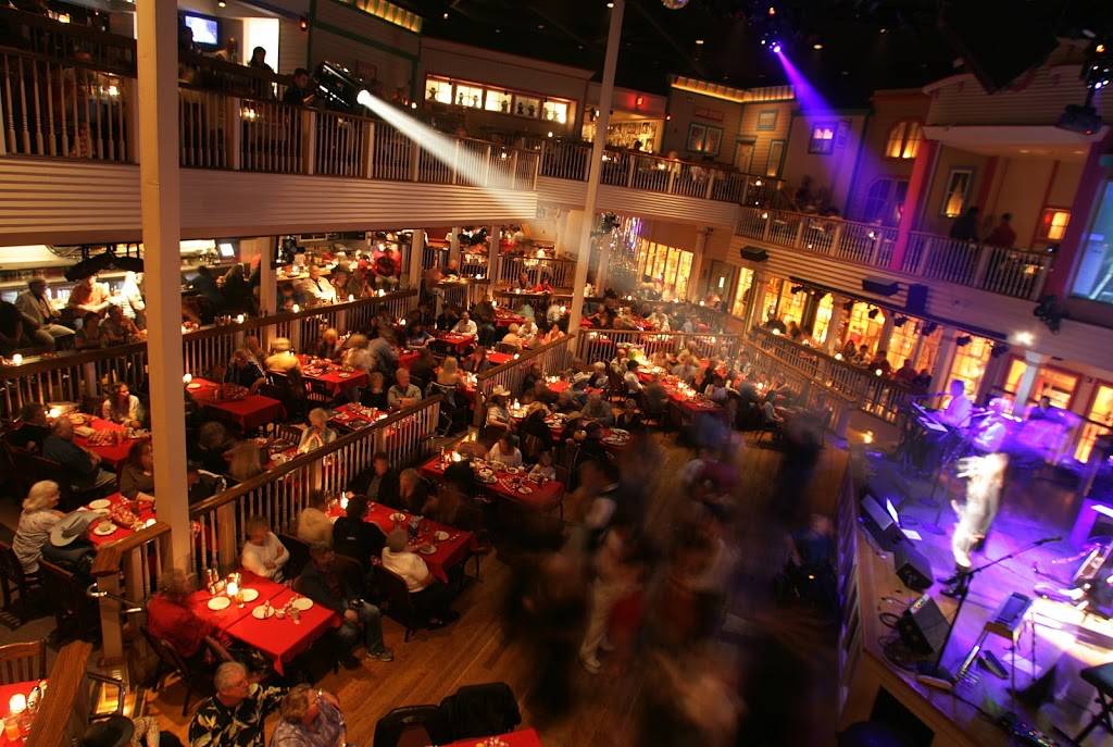 Buck Owens Crystal Palace | restaurant | 2800 Buck Owens Blvd, Bakersfield, CA 93308, USA | 6613287560 OR +1 661-328-7560