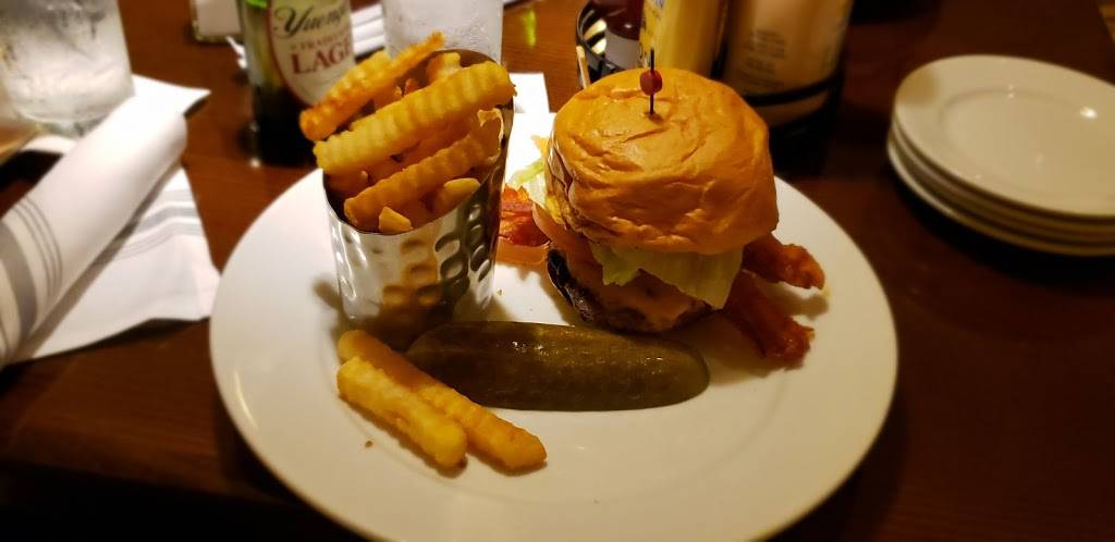 Champions | restaurant | 600 Marriott Dr, Nashville, TN 37214, USA | 6158722995 OR +1 615-872-2995