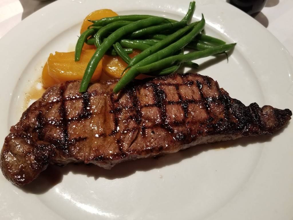 Lord Nelson Steak House | restaurant | 650 Plains Rd E, Burlington, ON L7T 2E9, Canada | 9056397950 OR +1 905-639-7950