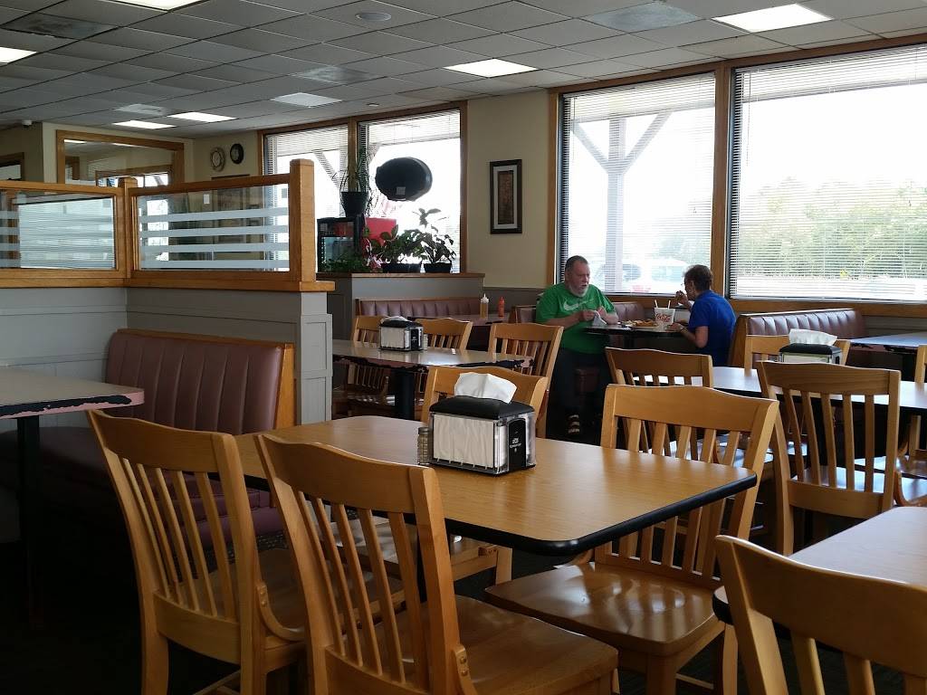 Carolina BBQ & Chicken | restaurant | 1395 Skippers Rd, Emporia, VA 23847, USA | 4346378803 OR +1 434-637-8803