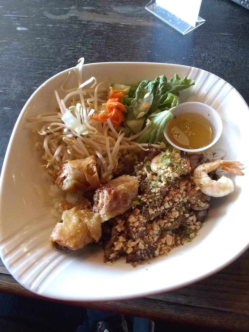 Pho Dlite | restaurant | 6840 Race Track Rd, Bowie, MD 20715, USA | 2409296853 OR +1 240-929-6853