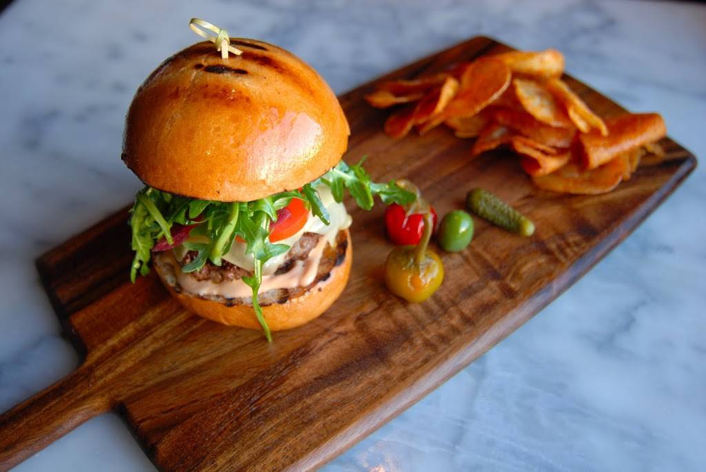 Lucca Bar & Grill | restaurant | 439 1st St, Benicia, CA 94510, USA | 7077453749 OR +1 707-745-3749