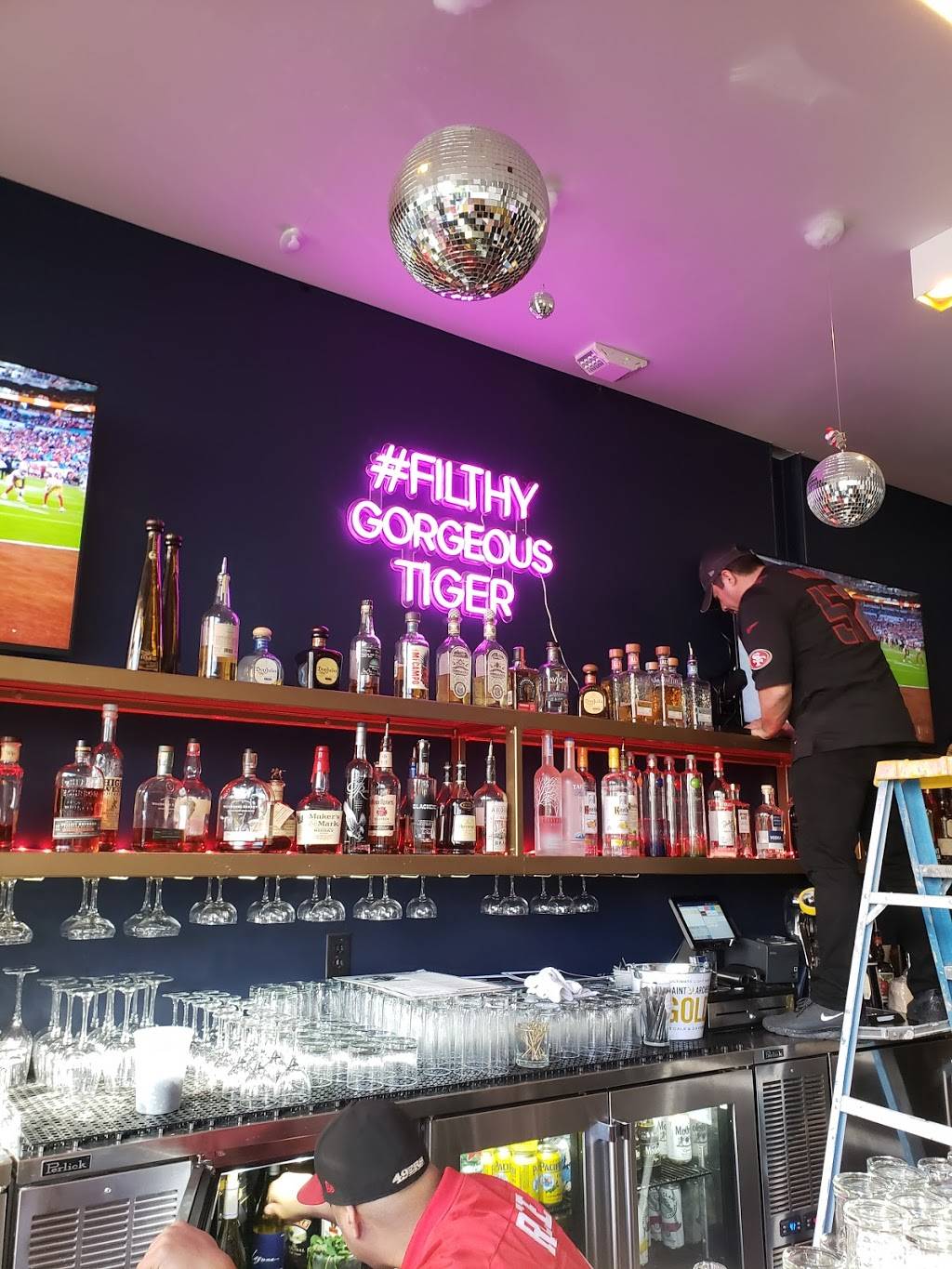 Tiger | Bar and Restaurant | restaurant | 722 K St, Sacramento, CA 95814, USA | 9163829610 OR +1 916-382-9610