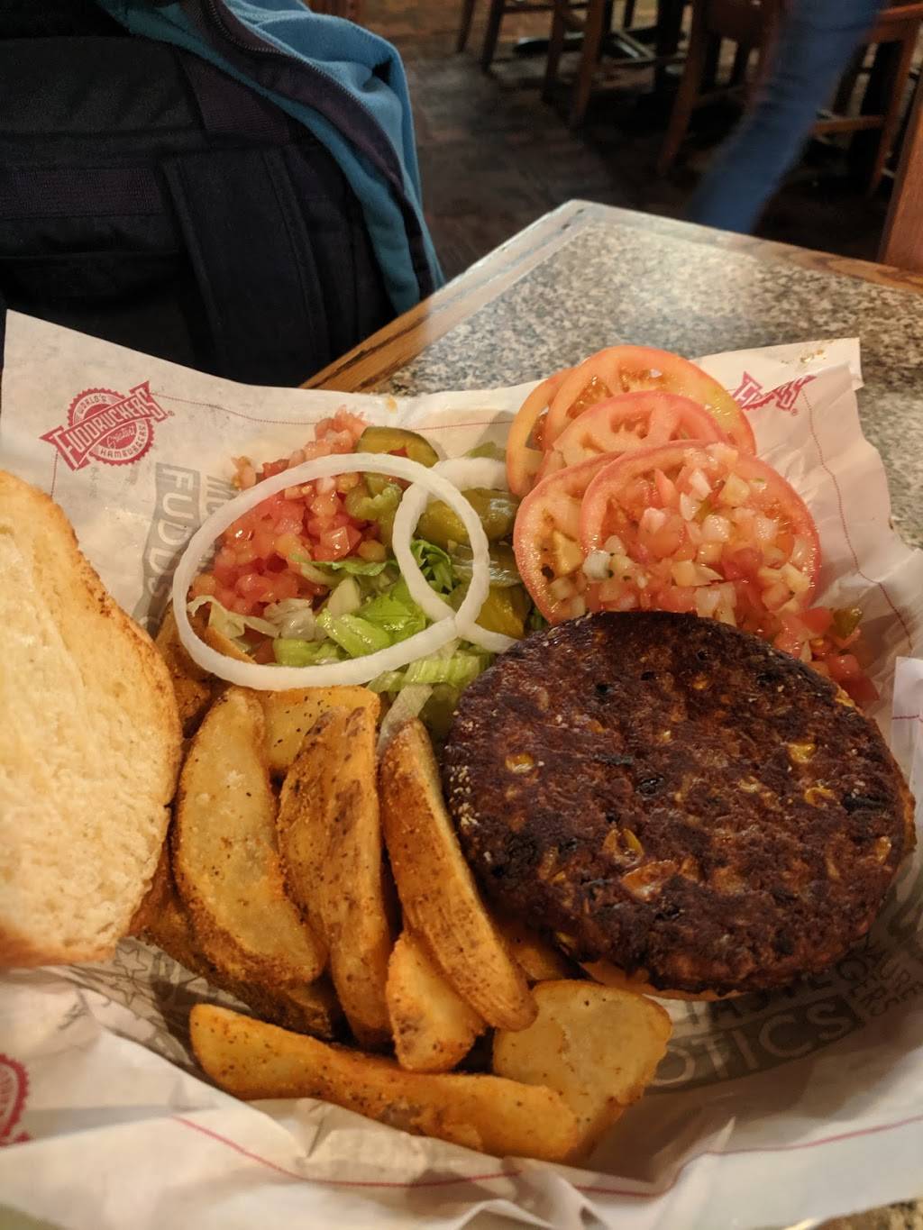 Fuddruckers | restaurant | 10435 N Kings Hwy, Myrtle Beach, SC 29572, USA | 8432728637 OR +1 843-272-8637