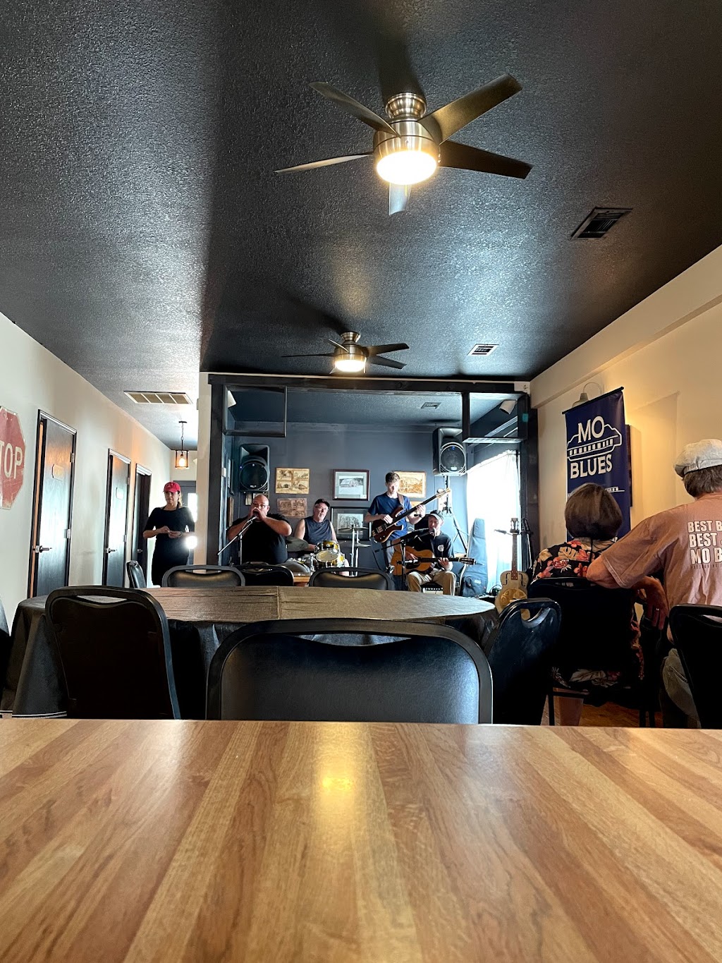 The Burg | restaurant | 35 E Main St, Hartsburg, MO 65039, United States | 5736578500 OR +1 573-657-8500