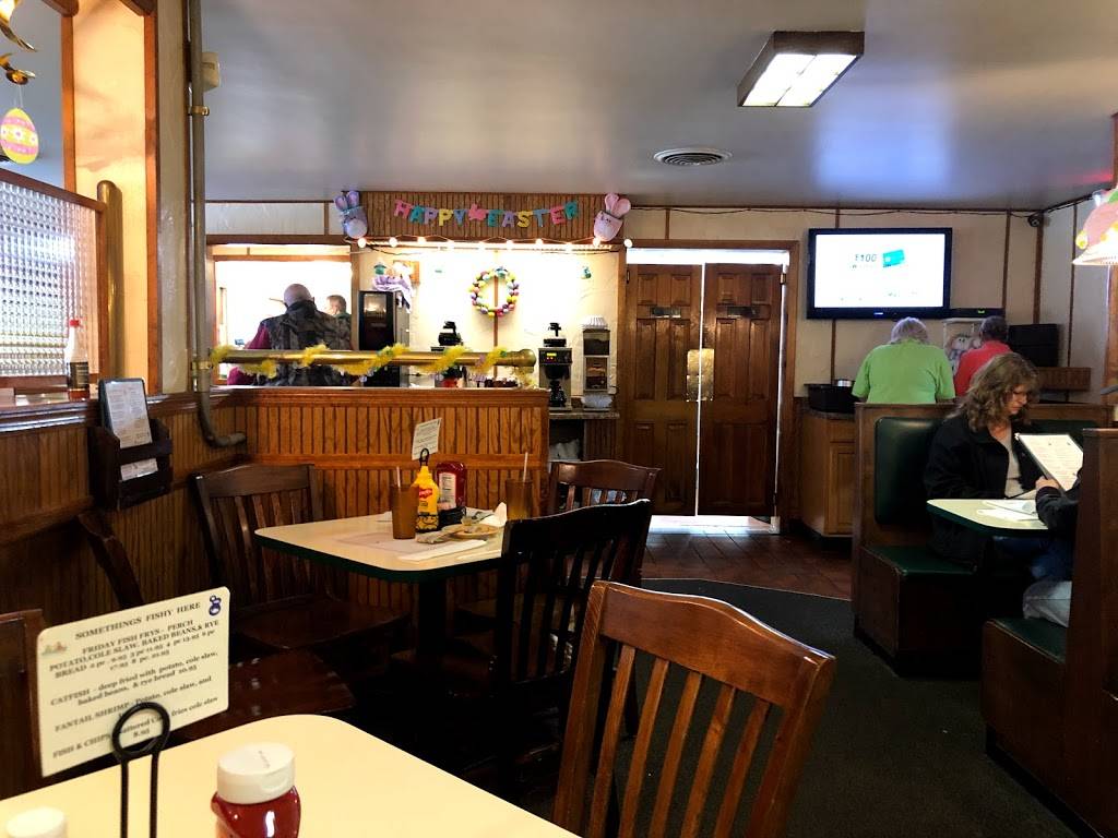 Hometown Family Restaurant | restaurant | 1400 Marinette Ave, Marinette, WI 54143, USA | 7157353640 OR +1 715-735-3640