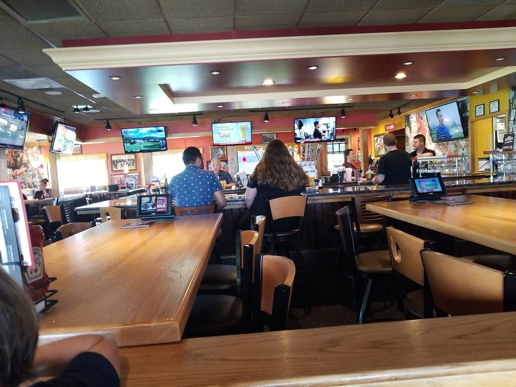 Applebees Grill + Bar | restaurant | 718 Perry Ave, Big Rapids, MI 49307, USA | 2317967429 OR +1 231-796-7429