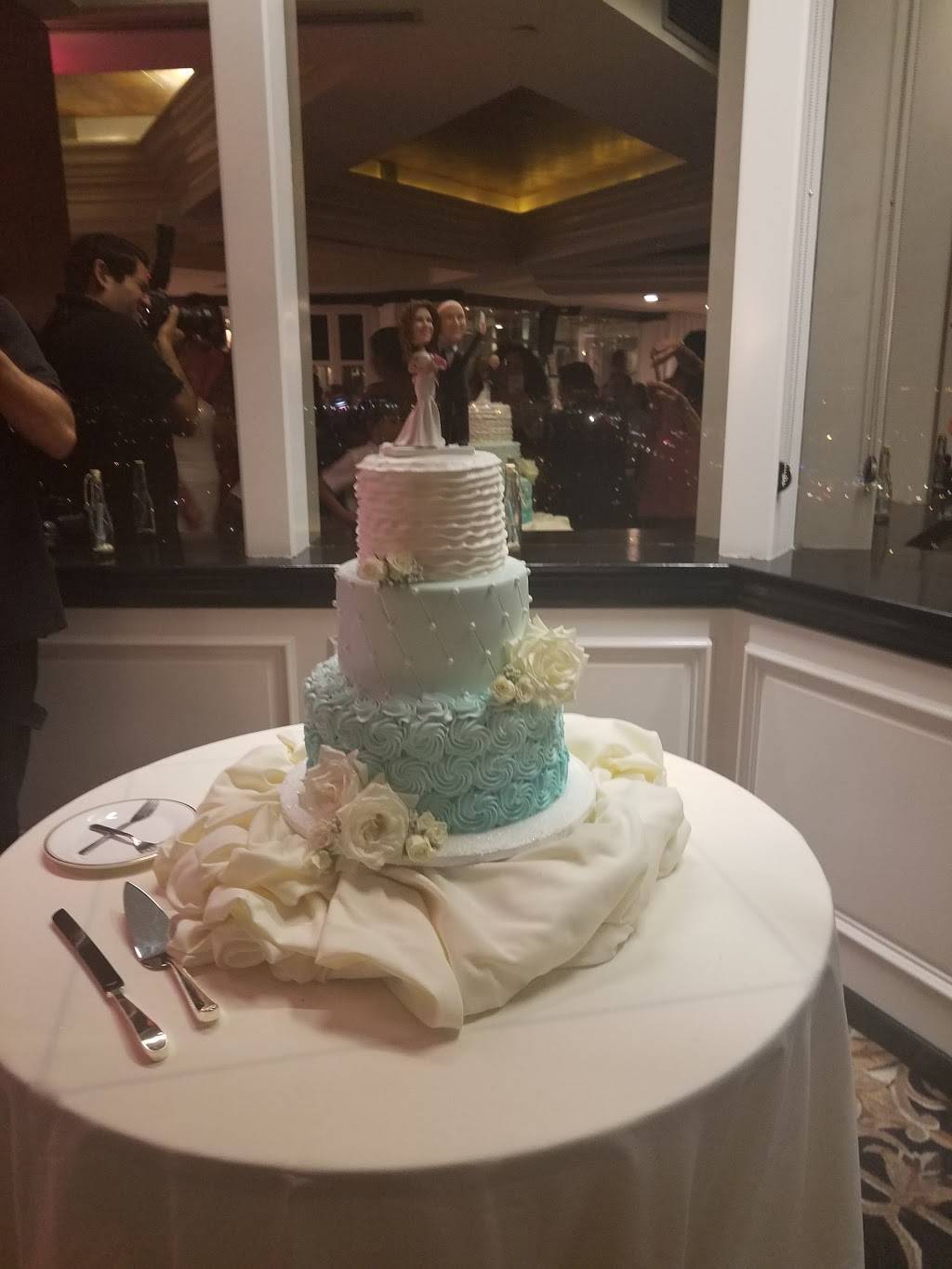 The Tower Club Oxnard | restaurant | 300 E Esplanade Dr, Oxnard, CA 93036, USA | 8059837777 OR +1 805-983-7777