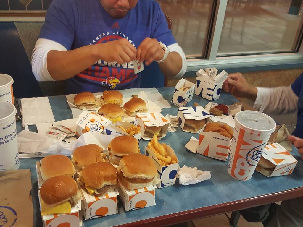 White Castle | restaurant | 105 E Market St, Louisville, KY 40202, USA | 5025841529 OR +1 502-584-1529