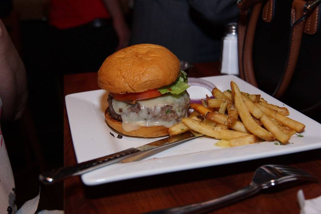 OBS Oyster Bar And Steaks | restaurant | 2947 Shore Dr, Virginia Beach, VA 23451, USA | 7572273516 OR +1 757-227-3516