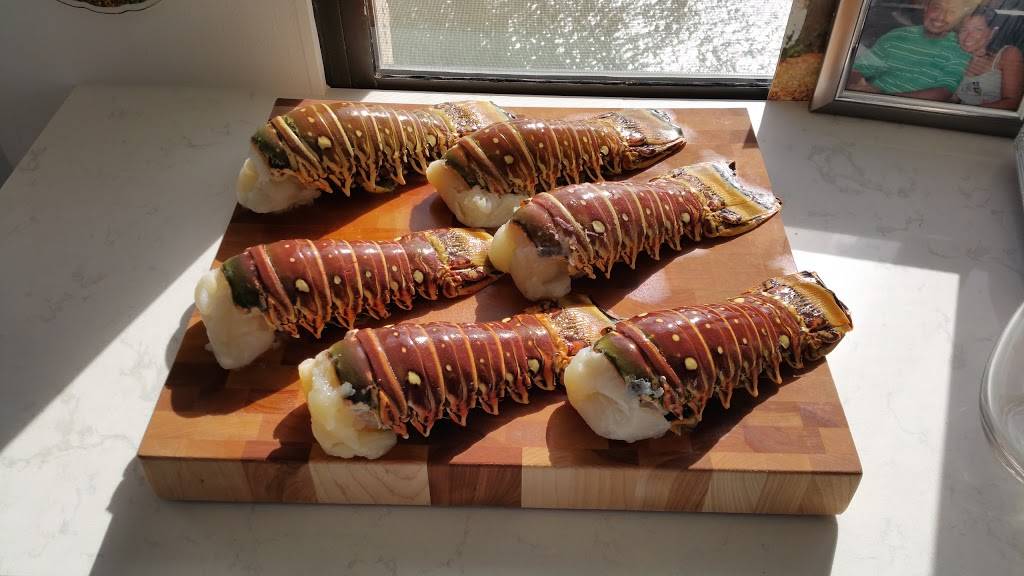 Wards Seafood Market & Take-Out | restaurant | 1001 Belleair Rd, Clearwater, FL 33756, USA | 7275812640 OR +1 727-581-2640