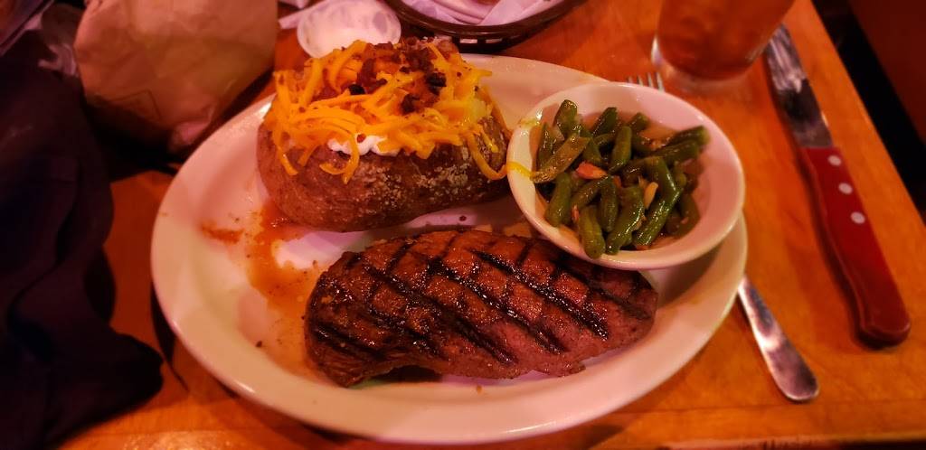 Texas Roadhouse | restaurant | 2751 SE Military Dr, San Antonio, TX 78223, USA | 2103331515 OR +1 210-333-1515