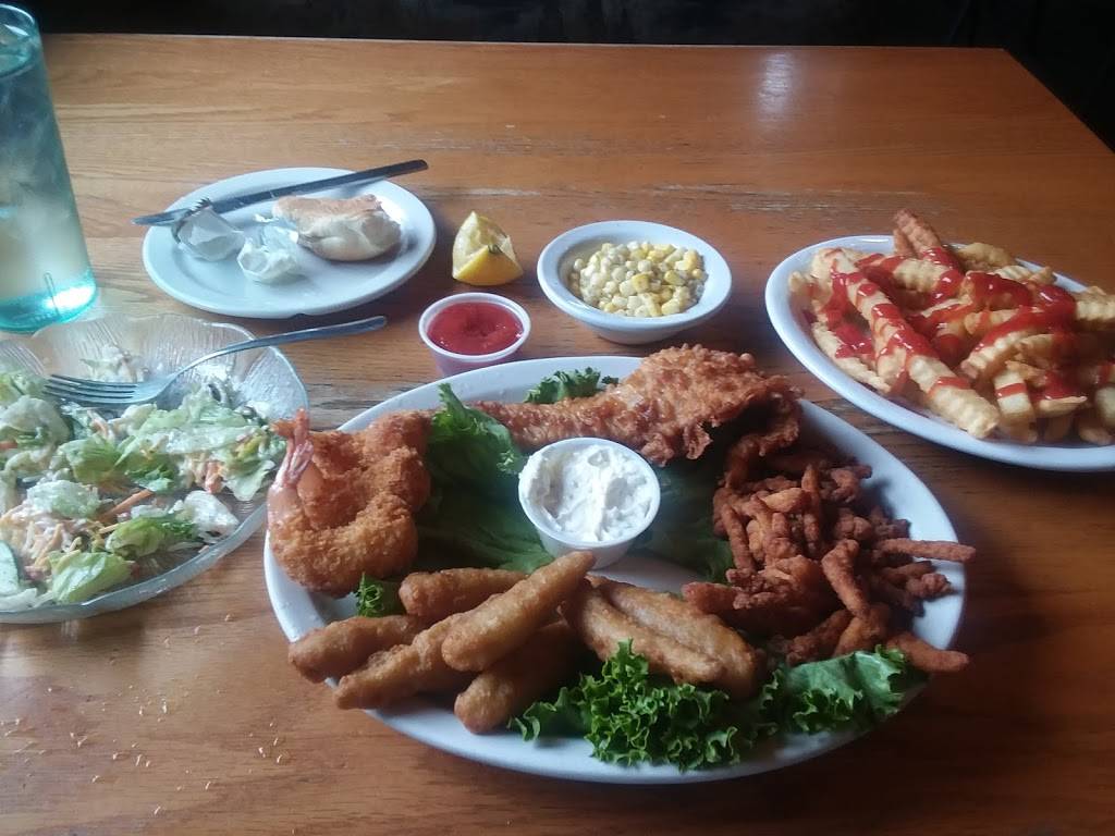 Garretts Place | restaurant | 3548 W Houghton Lake Dr, Houghton Lake, MI 48629, USA | 9893666785 OR +1 989-366-6785