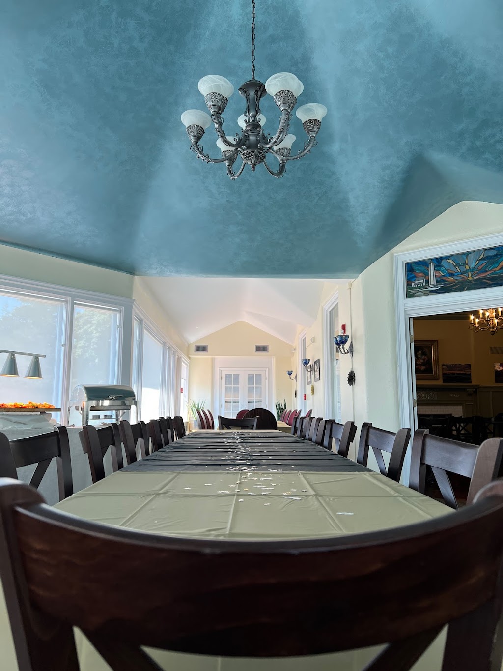 Lighthouse Inn | restaurant | 6 W Guthrie Pl, New London, CT 06320, USA | 8607097883 OR +1 860-709-7883