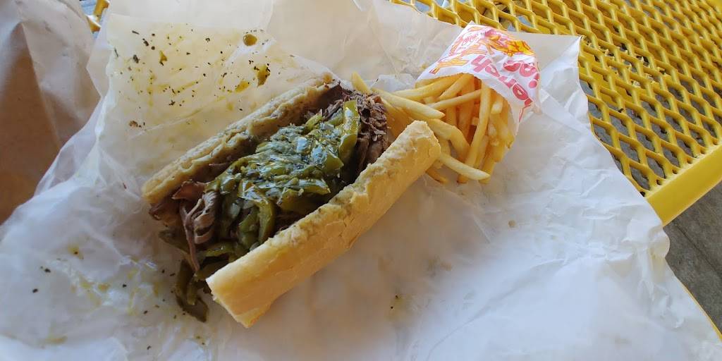 Johnnies Beef | restaurant | 7500 W North Ave, Elmwood Park, IL 60707, USA | 7084526000 OR +1 708-452-6000