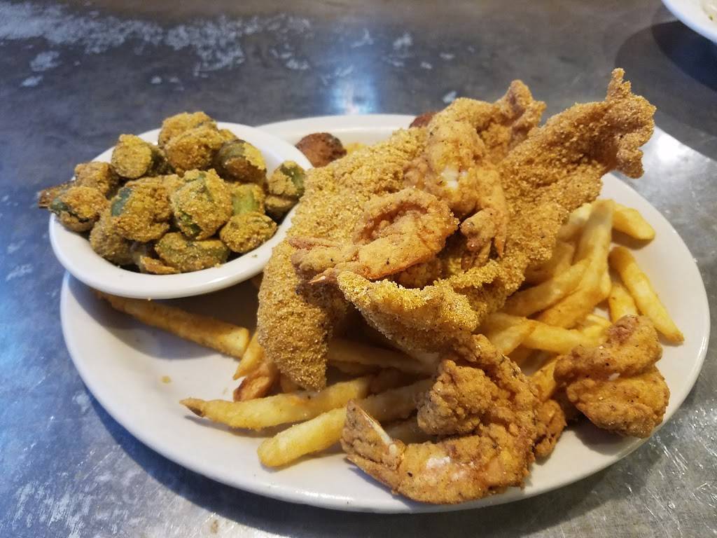 HushPuppies Catfish and Seafood Restaurant | restaurant | 721 Fairpark Dr, Henderson, TX 75654, USA | 9036557933 OR +1 903-655-7933