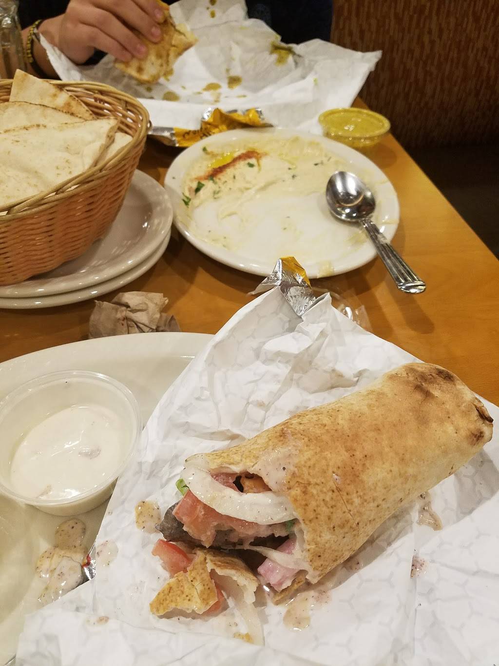 Aladdins Eatery Hyde Park | restaurant | 3664 Edwards Rd, Cincinnati, OH 45208, USA | 5138718333 OR +1 513-871-8333