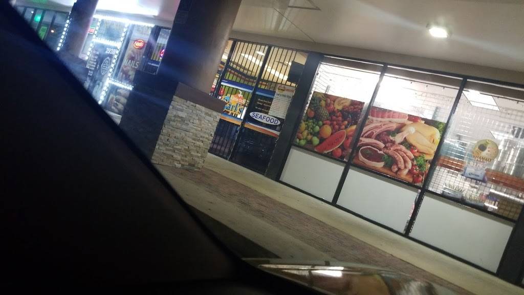 Carls Seafood Restaurant | restaurant | 2934 FL-7, Lauderdale Lakes, FL 33311, USA | 9546765700 OR +1 954-676-5700