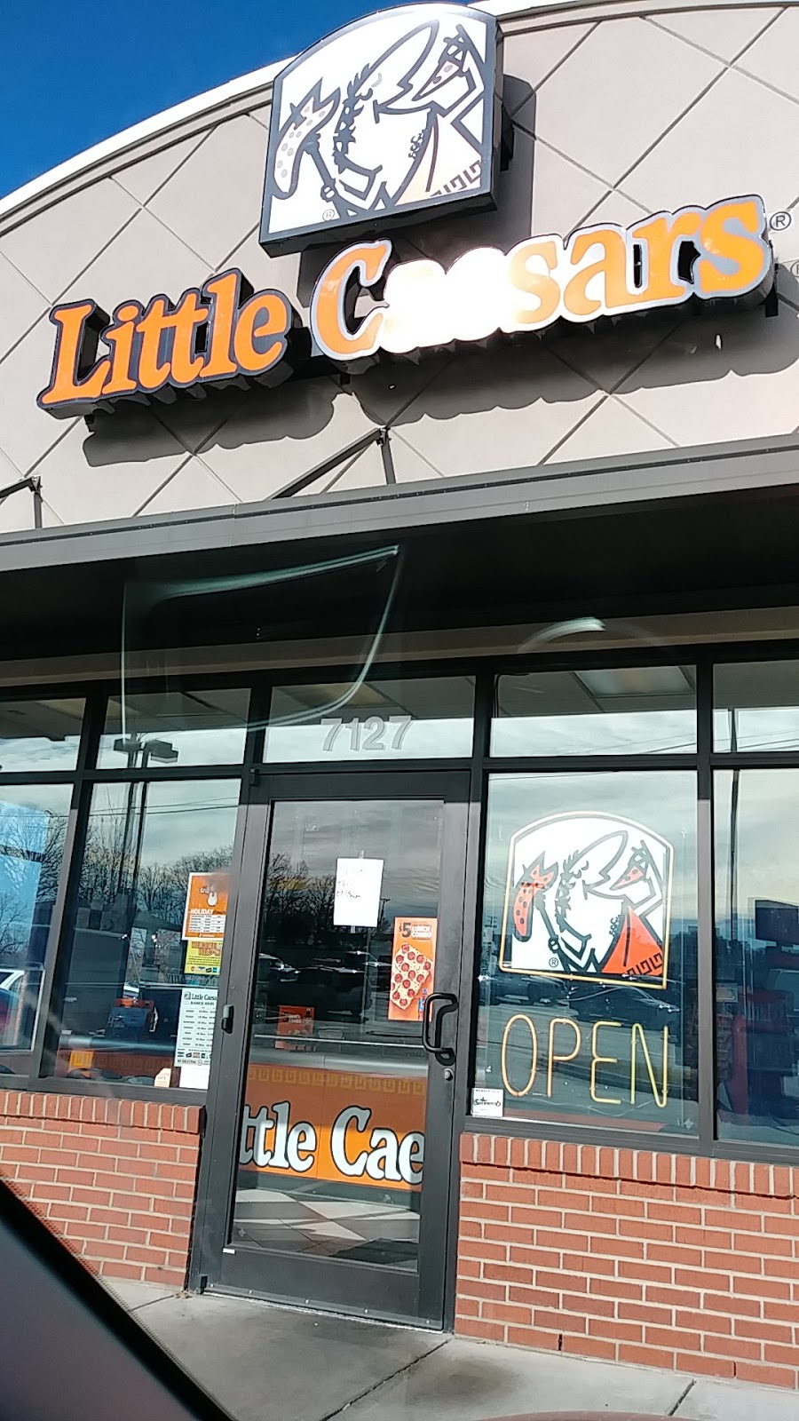 Little Caesars Pizza | meal delivery | 7127 John F Kennedy Blvd, North Little Rock, AR 72116, USA | 5018348300 OR +1 501-834-8300