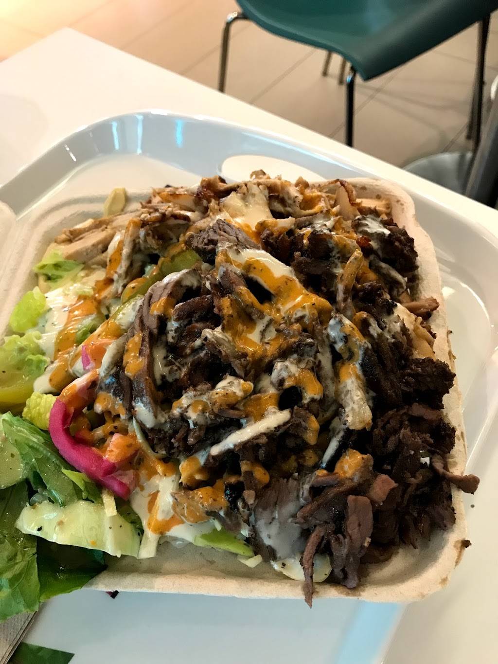 Villa Madina | restaurant | 17600 Yonge St #GG129, Newmarket, ON L3Y 4Z1, Canada | 9052358144 OR +1 905-235-8144