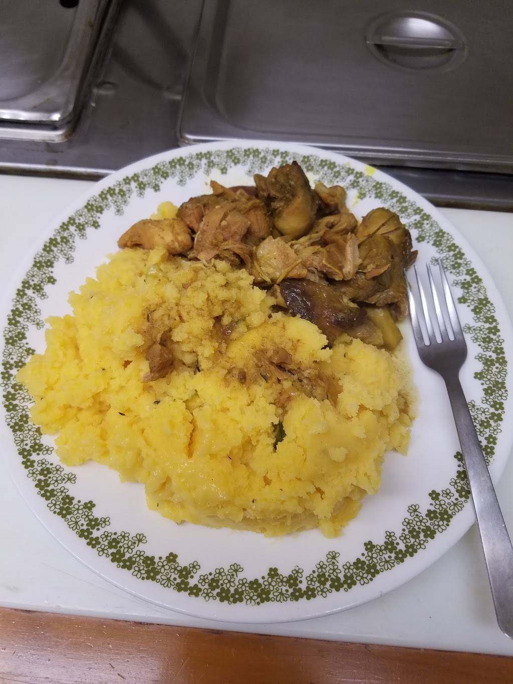 Caribbean Queen | restaurant | 507 NW 5th Ave, Gainesville, FL 32601, USA | 3523748111 OR +1 352-374-8111