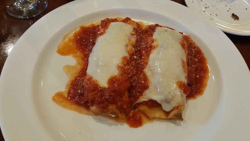 Carmines | restaurant | 376 River Rd, Shelton, CT 06484, USA | 2039221233 OR +1 203-922-1233